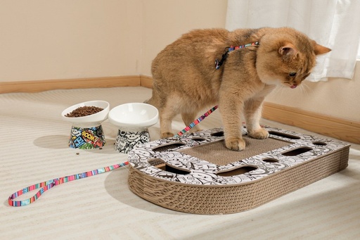 M-pets Urbanstyle Freestyle Cat Scratcher - Black & White
