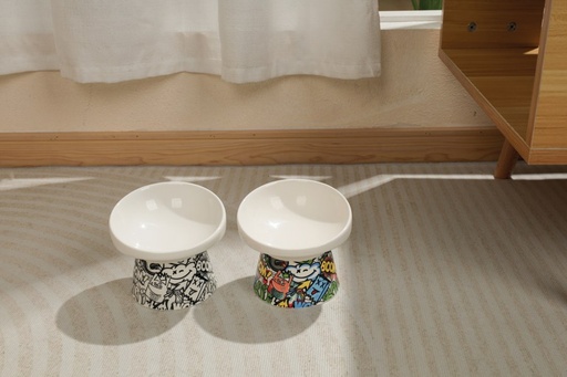 M-pets Urbanstyle Tilt'd Raised Ceramic Bowl Black & White - S