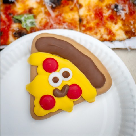 Bosco & Roxy's Dog Have A Slice Day Woof It Down